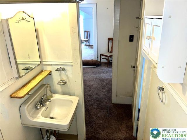 243 West Broad Street, Tamaqua Boro, PA 18252