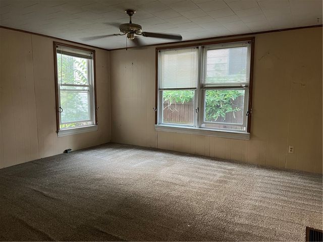 513 Young St, New Castle, PA 16101