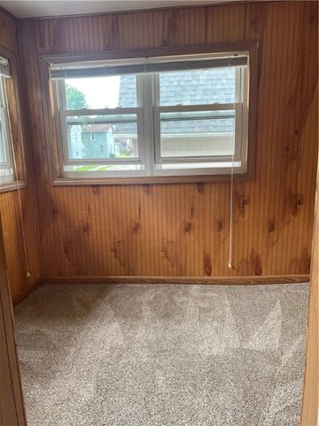 513 Young St, New Castle, PA 16101