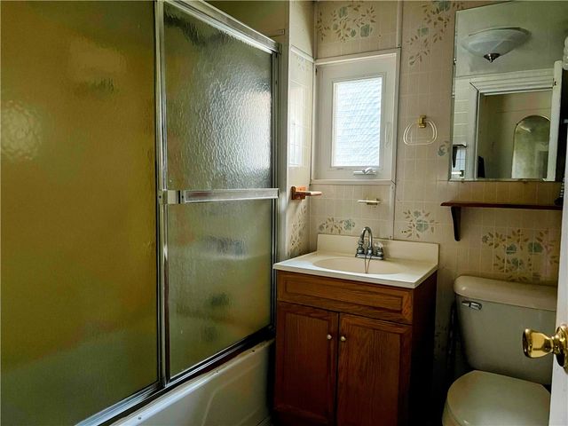 513 Young St, New Castle, PA 16101