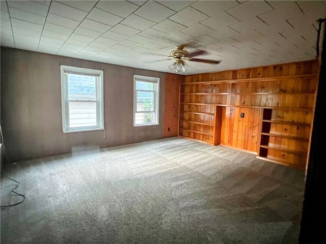 513 Young St, New Castle, PA 16101