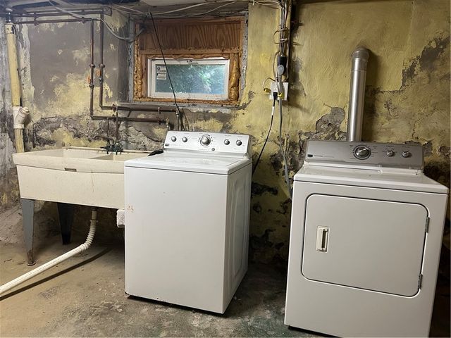 513 Young St, New Castle, PA 16101