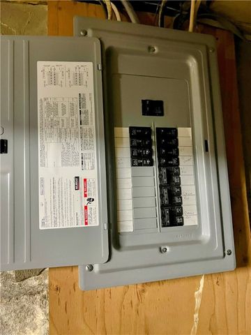 513 Young St, New Castle, PA 16101