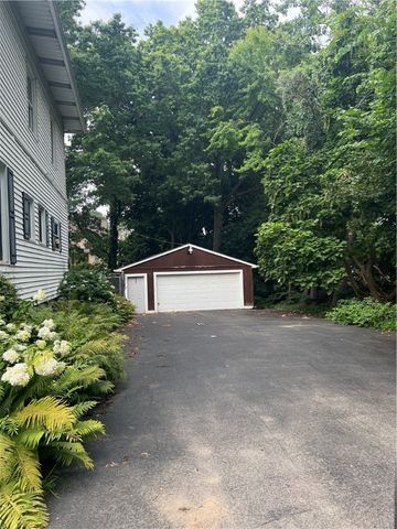 513 Young St, New Castle, PA 16101