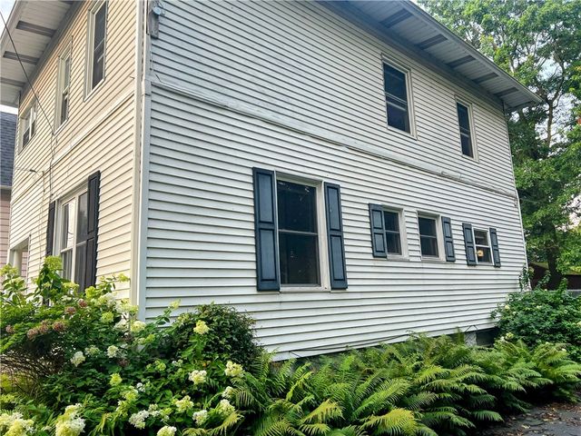 513 Young St, New Castle, PA 16101