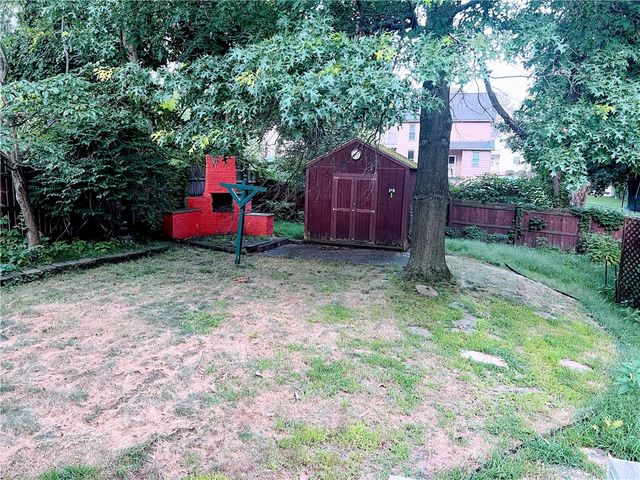 513 Young St, New Castle, PA 16101