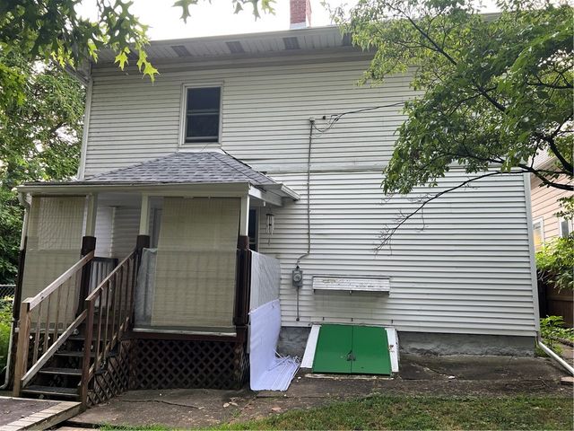 513 Young St, New Castle, PA 16101