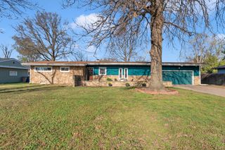 525 S Woodchuck Ln, Wichita, KS 67209