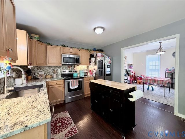 12772 Summerhouse Ln, Midlothian, VA 23112