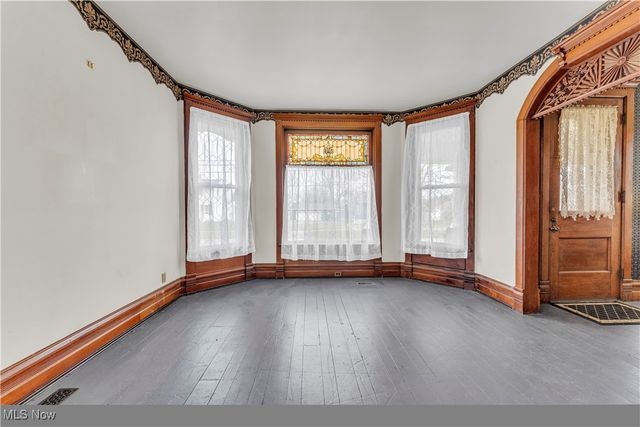 115 W Main Street, New London, OH 44851