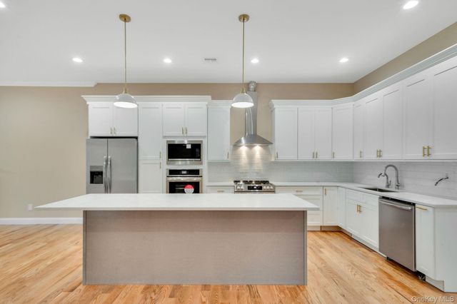 NC Pine Street, Port Jefferson, NY 11776