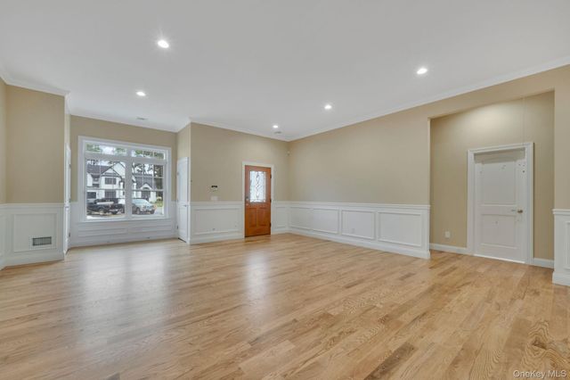 NC Pine Street, Port Jefferson, NY 11776