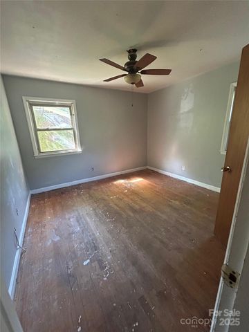 4814 Hidden Valley Road, Charlotte, NC 28213
