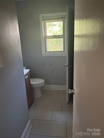 4814 Hidden Valley Road, Charlotte, NC 28213