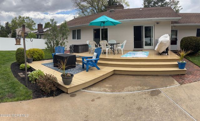 1 Traymore Road, Freehold, NJ 07728