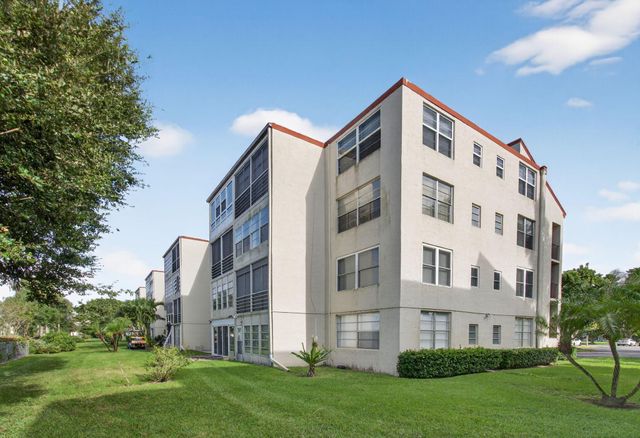 25 Abbey Lane 402, Delray Beach, FL 33446