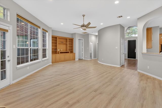 1501 Wyndmere Drive, Desoto, TX 75115