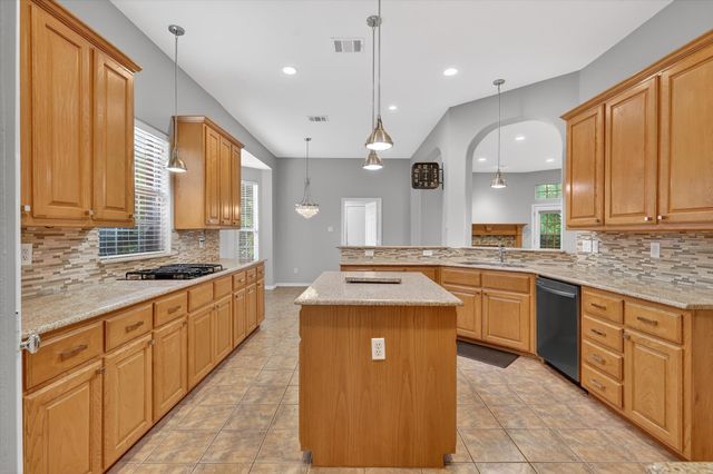 1501 Wyndmere Drive, Desoto, TX 75115