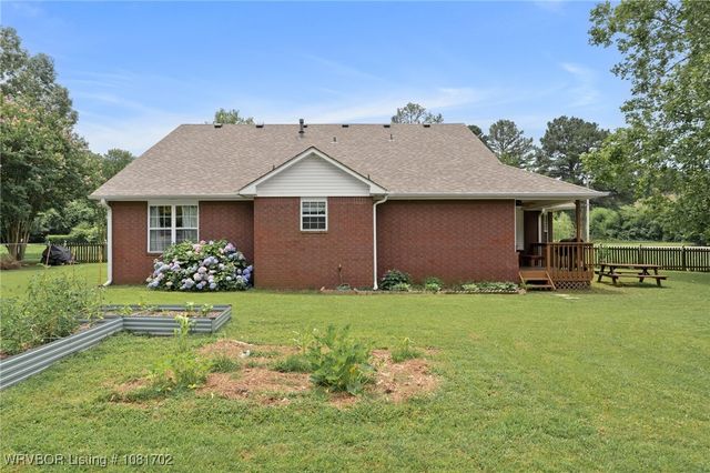 16 Nixon Road, Lavaca, AR 72941