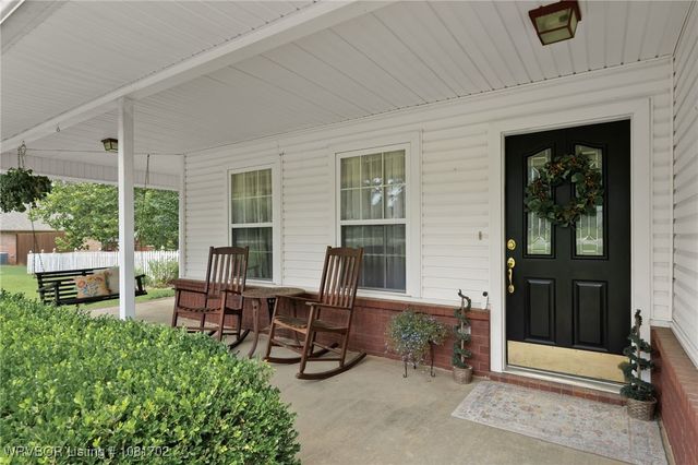 16 Nixon Road, Lavaca, AR 72941