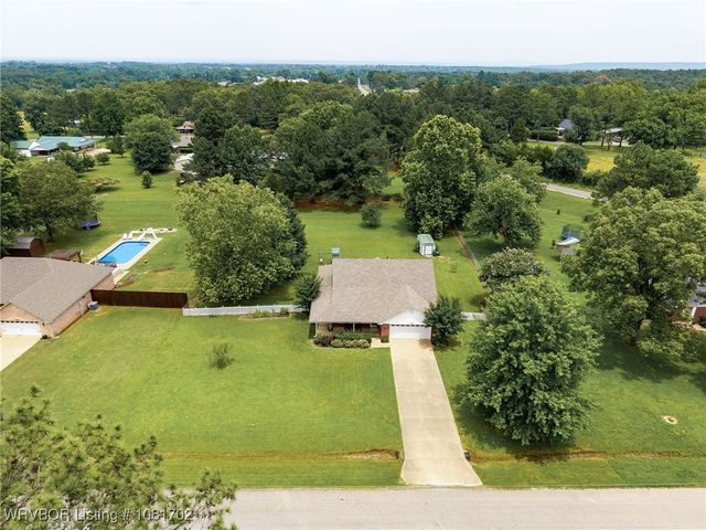 16 Nixon Road, Lavaca, AR 72941