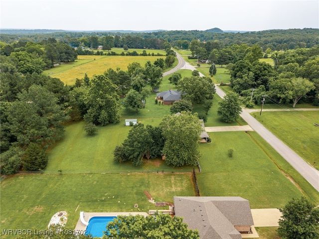 16 Nixon Road, Lavaca, AR 72941