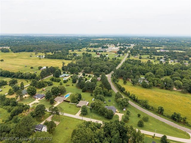 16 Nixon Road, Lavaca, AR 72941