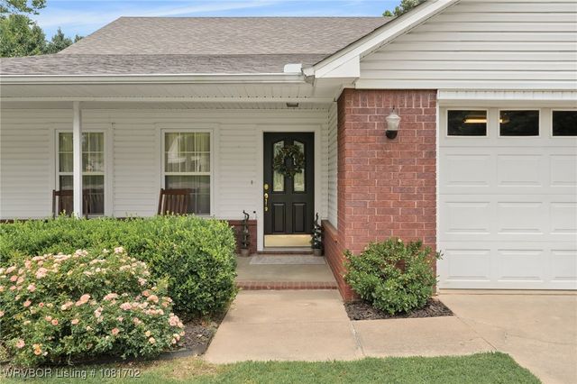 16 Nixon Road, Lavaca, AR 72941