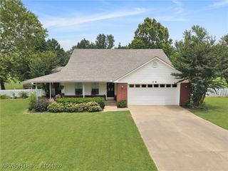 16 Nixon Road, Lavaca, AR 72941