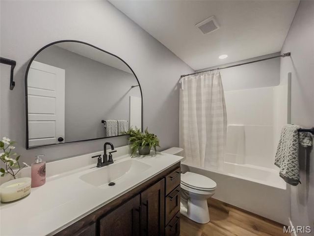 12301 County Road 4037, Holts Summit, MO 65043