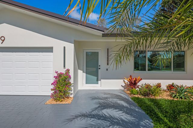 979 NW 8th Street, Boca Raton, FL 33486