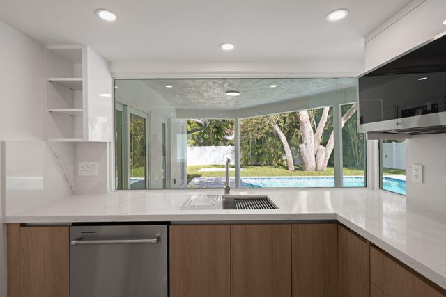 979 NW 8th Street, Boca Raton, FL 33486