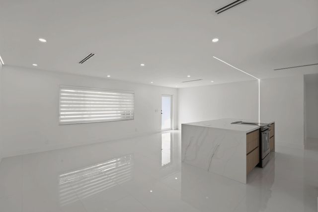 979 NW 8th Street, Boca Raton, FL 33486