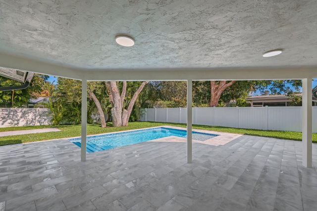 979 NW 8th Street, Boca Raton, FL 33486