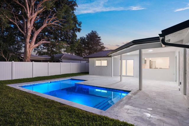 979 NW 8th Street, Boca Raton, FL 33486