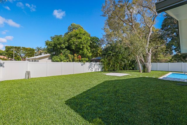 979 NW 8th Street, Boca Raton, FL 33486