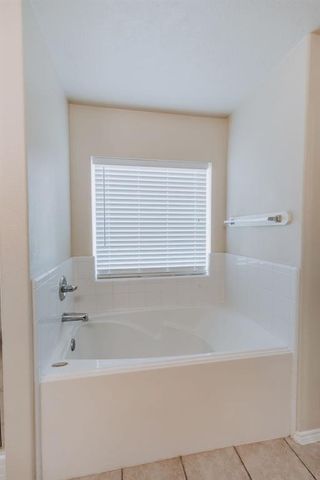 11818 Canyon Falls Drive, Tomball, TX 77375