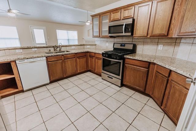 11818 Canyon Falls Drive, Tomball, TX 77375