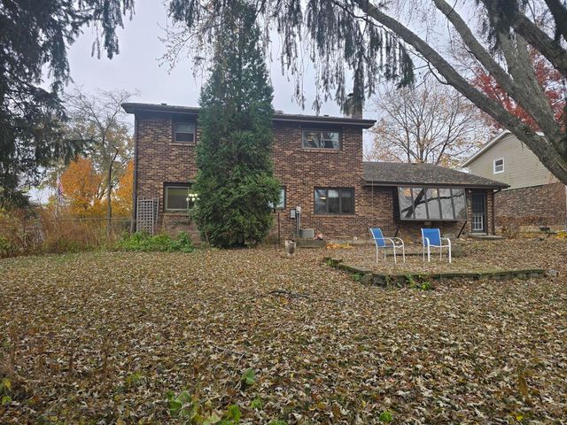 1208 Roxbury Circle, Rockford, IL 61107