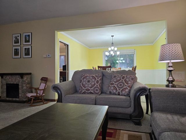 1208 Roxbury Circle, Rockford, IL 61107