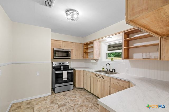 1003 Fern Lane, Victoria, TX 77904