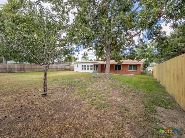 1003 Fern Lane, Victoria, TX 77904