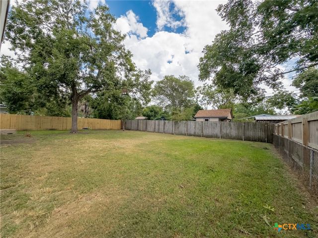1003 Fern Lane, Victoria, TX 77904