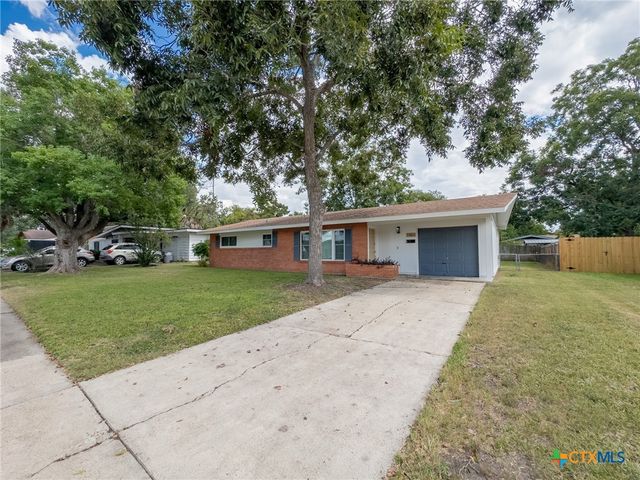 1003 Fern Lane, Victoria, TX 77904