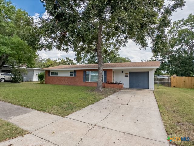 1003 Fern Lane, Victoria, TX 77904