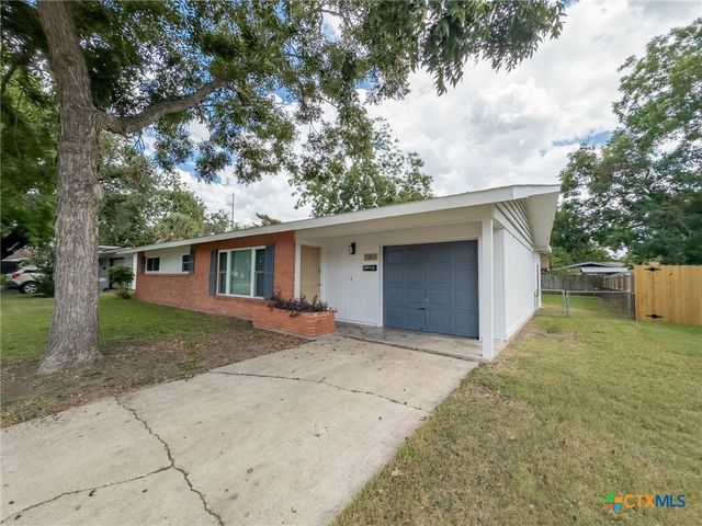 1003 Fern Lane, Victoria, TX 77904