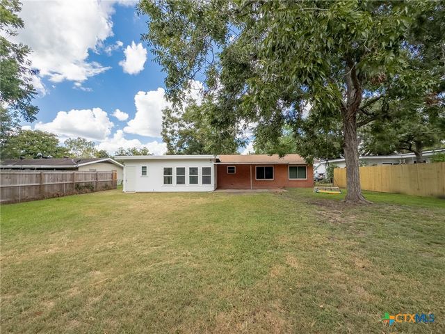 1003 Fern Lane, Victoria, TX 77904