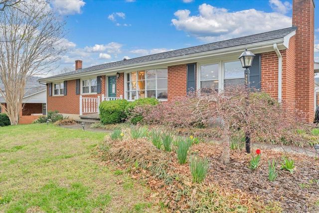 727 Plantation CIR, Roanoke, VA 24019