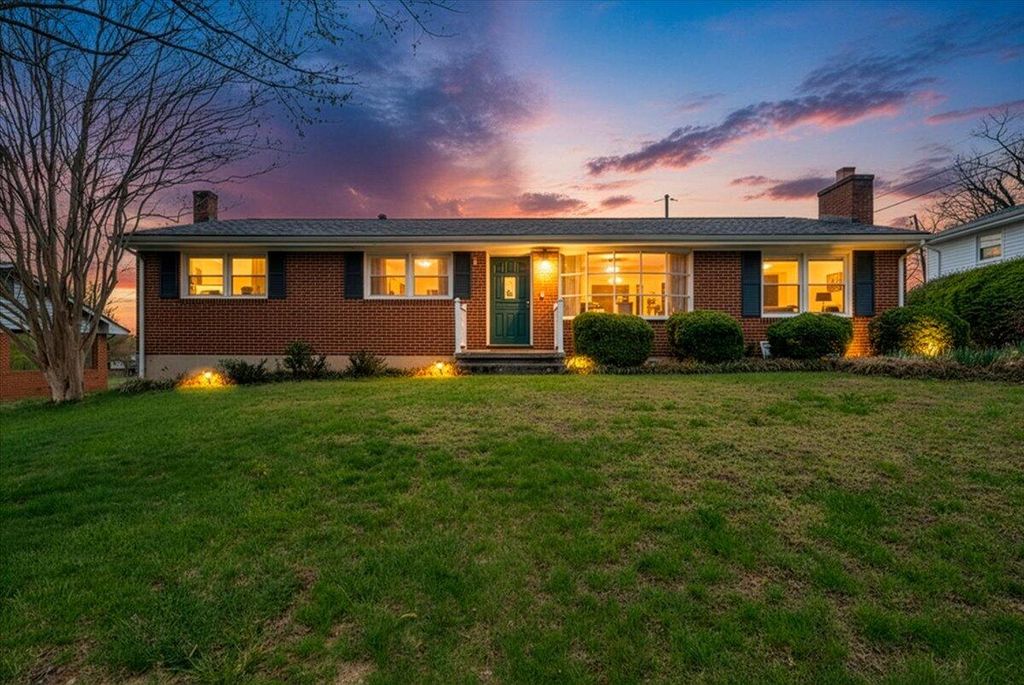 727 Plantation CIR, Roanoke, VA 24019