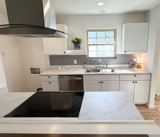 10038 Mesita Drive, Dallas, TX 75217